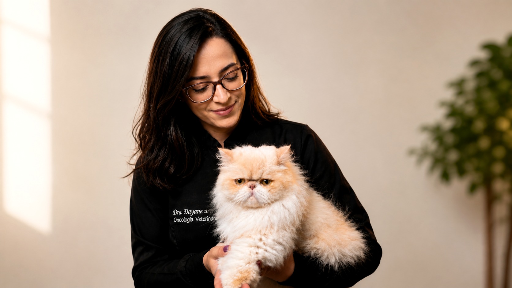 M.V. Dayane Roberta com paciente felino